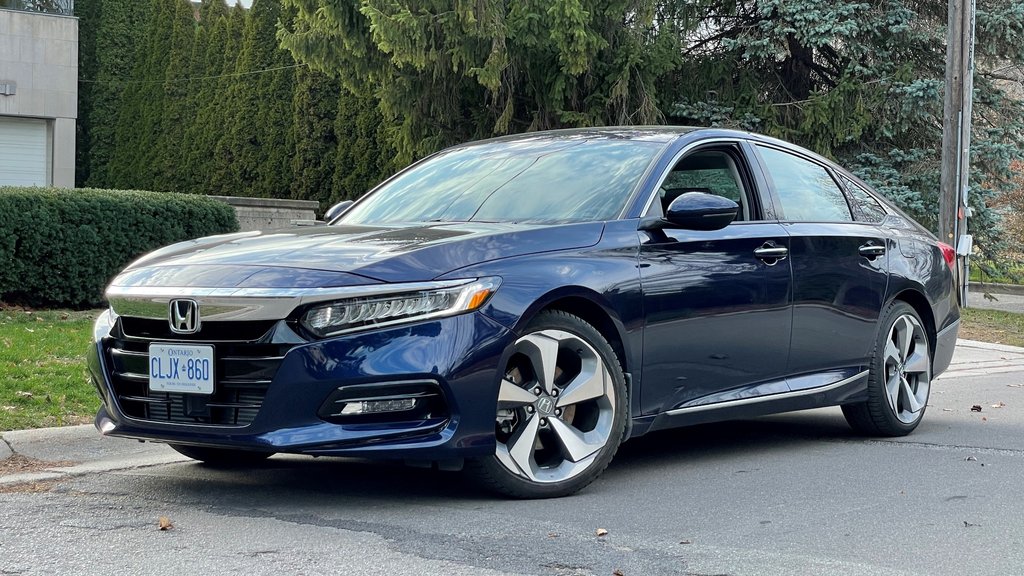 2020 Honda Accord Touring 2.0T: Clásico moderno