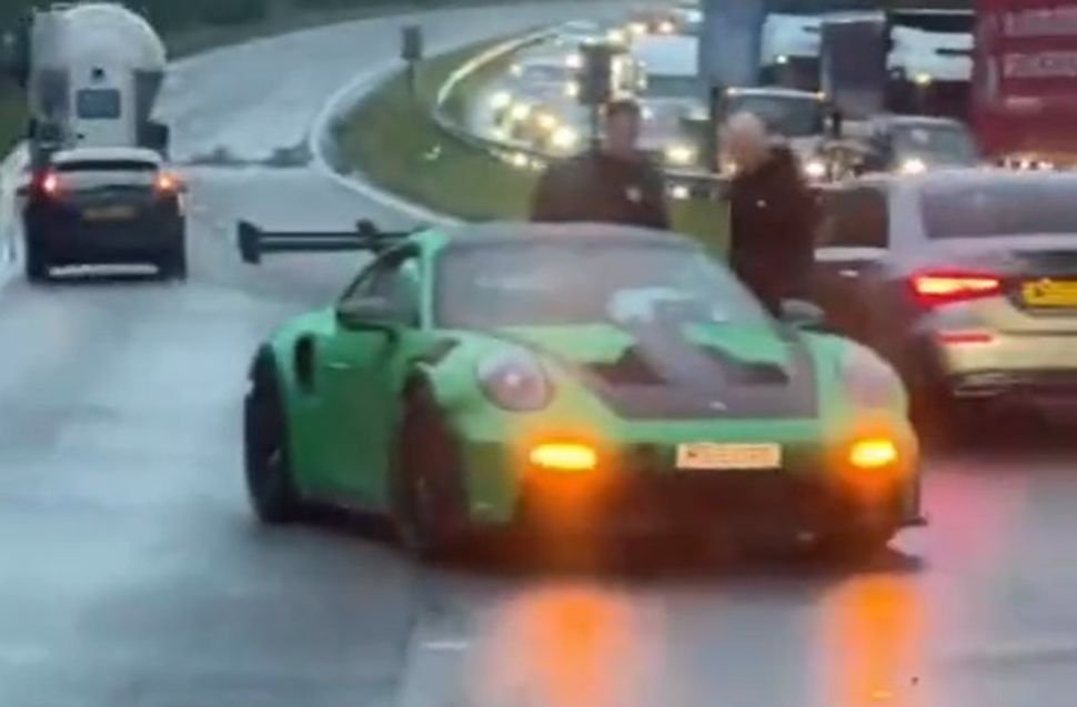 Accidente do Porsche 911 GT3 RS en UK