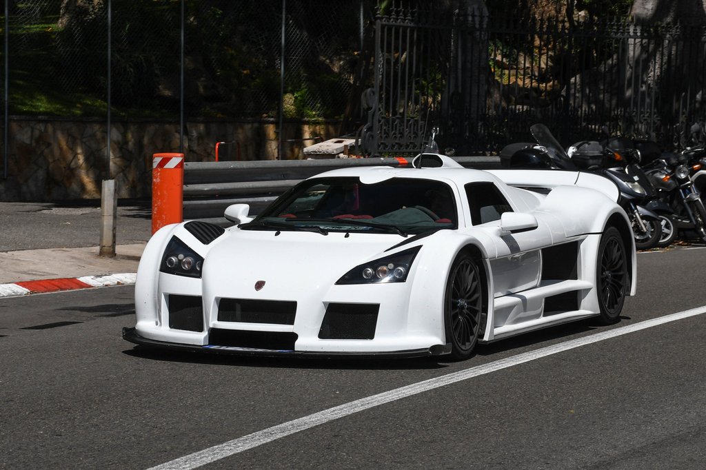 Gumpert Apollo S sorprende en Mónaco