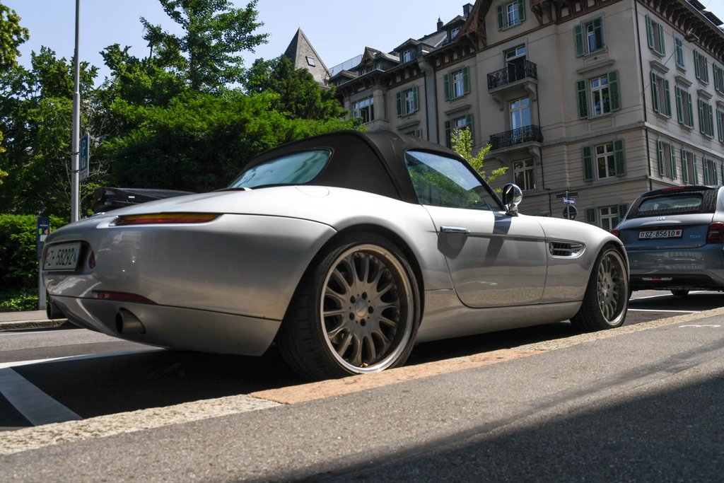 L'icònic BMW Z8 detectat a Suïssa