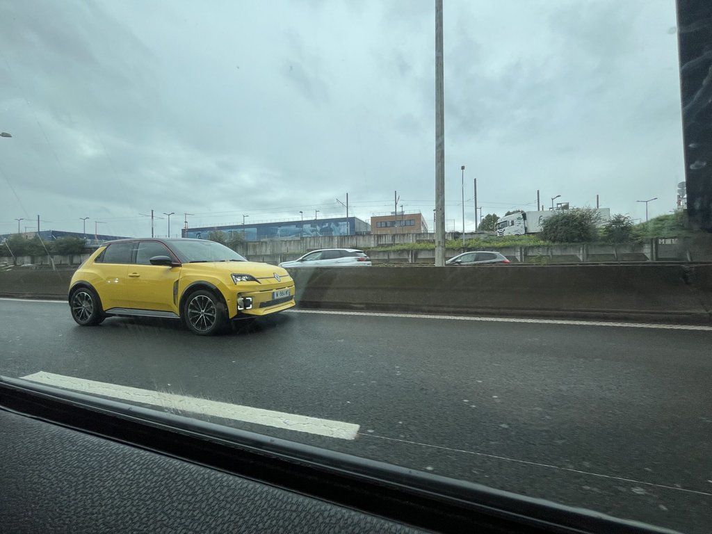 Renault 5 Eléctrico: Un Clásico Moderno