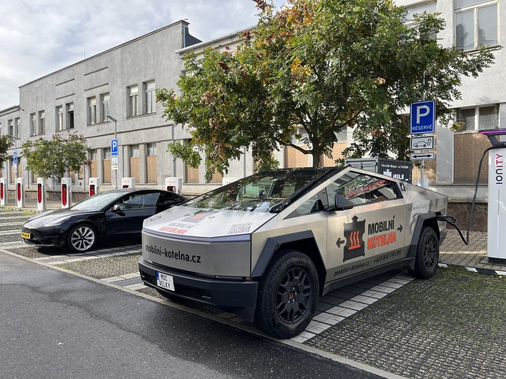 Avistamiento del Tesla Cybertruck en Chequia