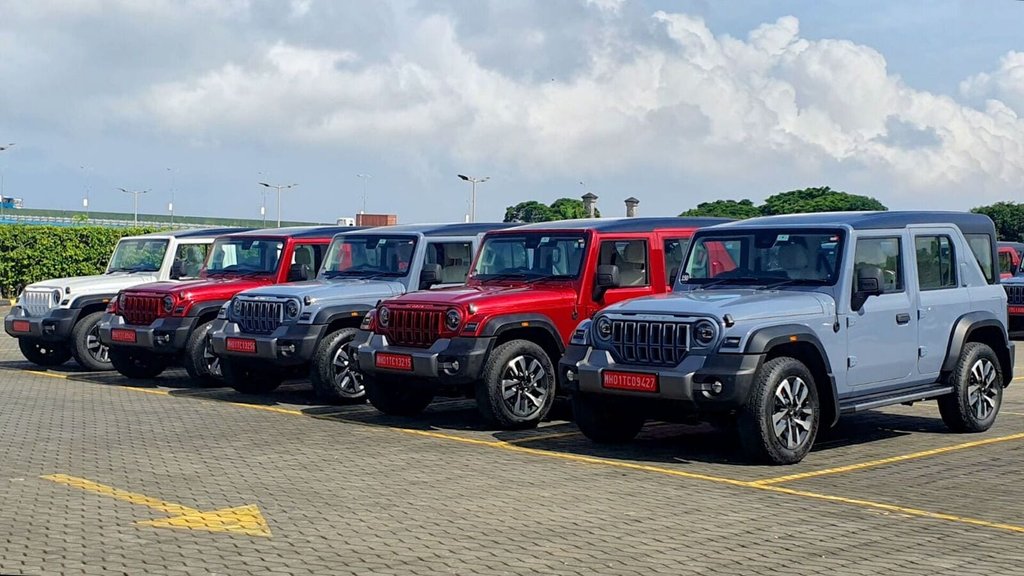 Todo sobre o Mahindra Thar Roxx: reservas e variantes