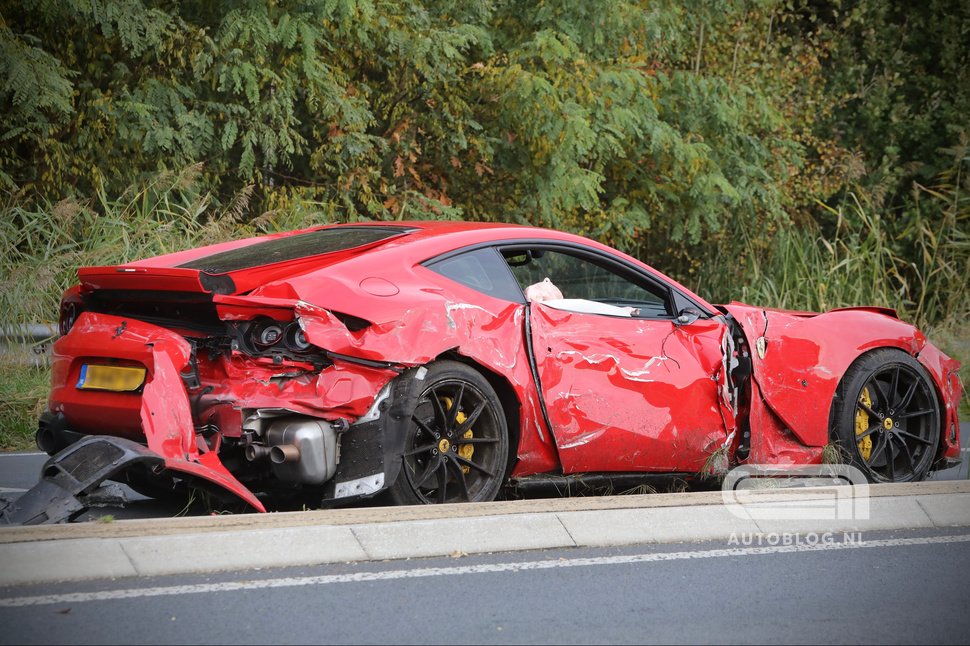 Accidente do Ferrari 812 Superfast en Oldenzaal