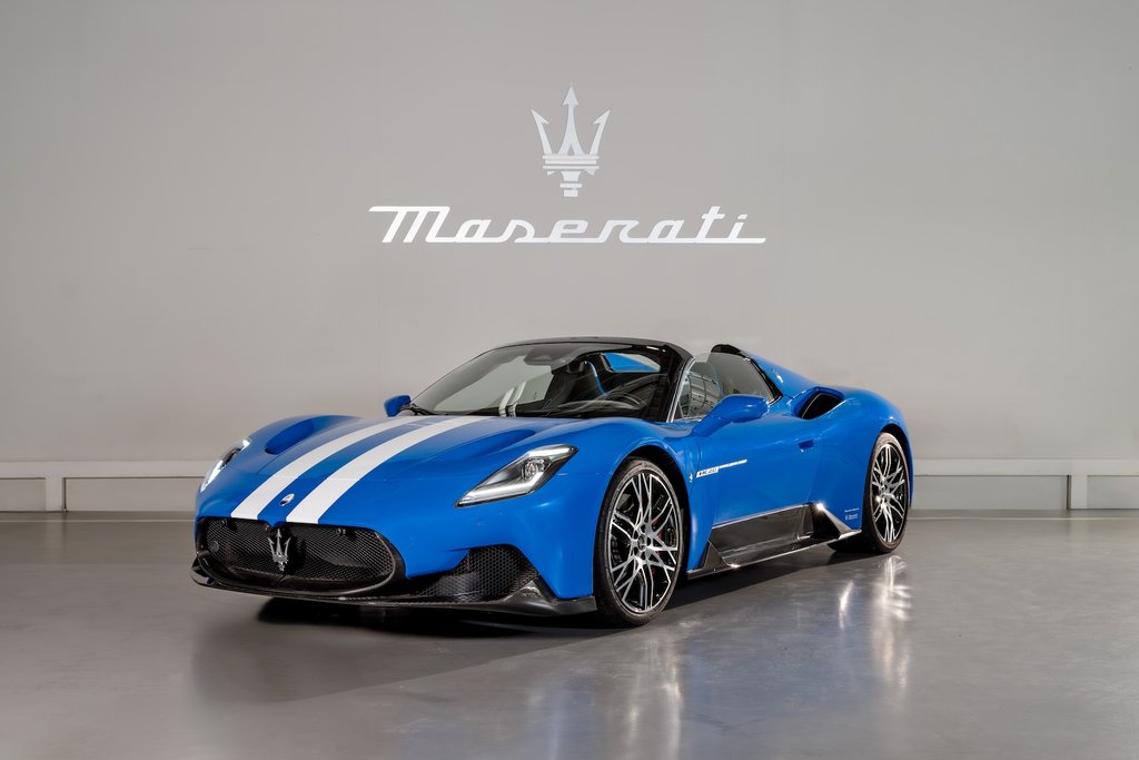 Néts de Maserati estrenen un MC20 personalitzat