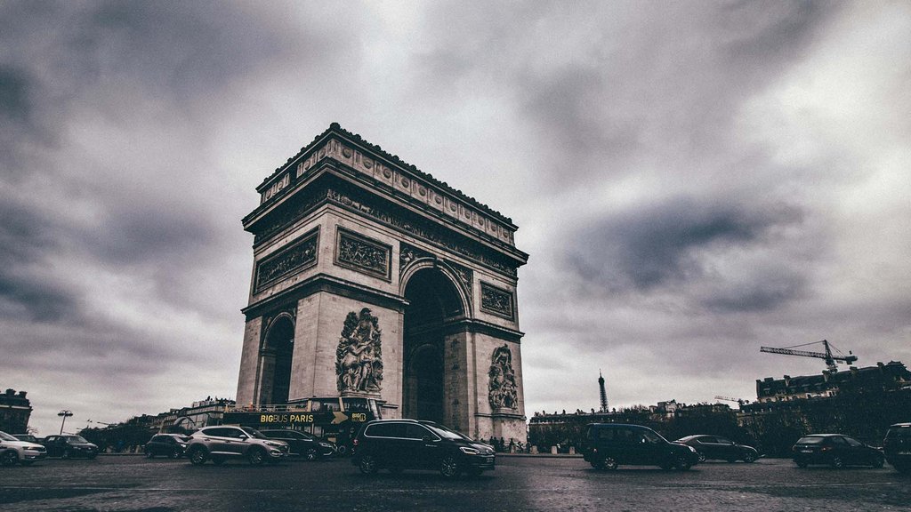 París: Novas tarifas de aparcamento para coches pesados