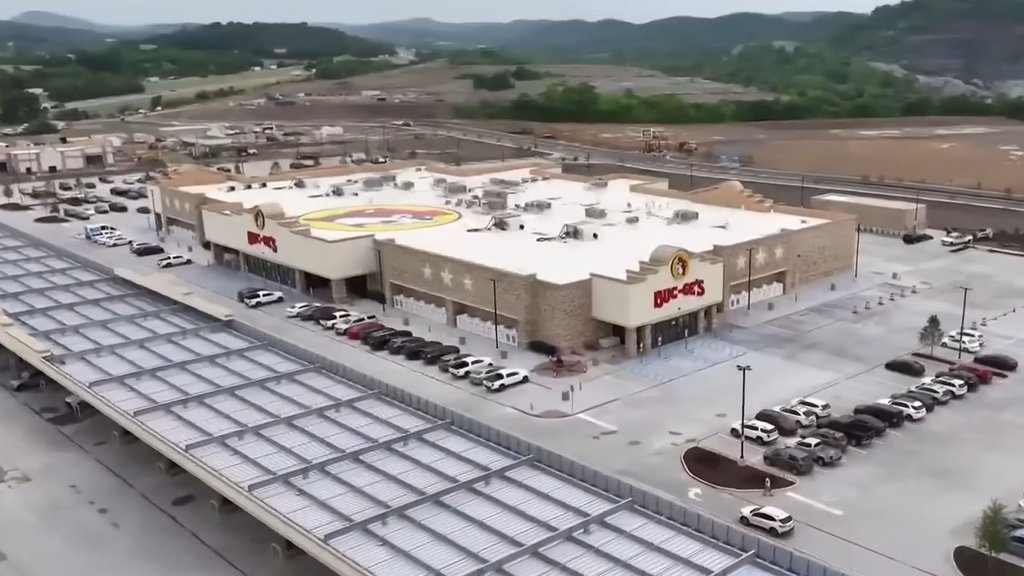 Buc-ee's abre la gasolinera más grande del mundo